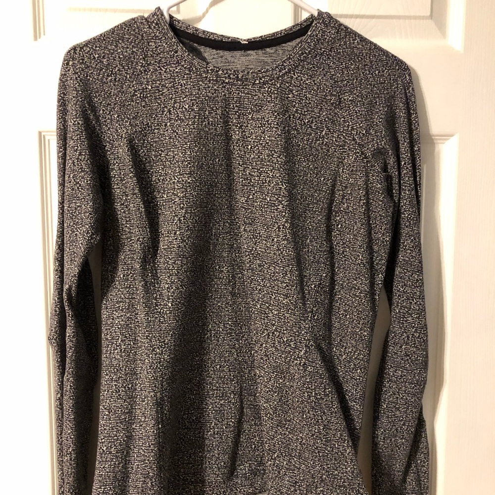 Lululemon long sleeve grey and white dry fit shirt
